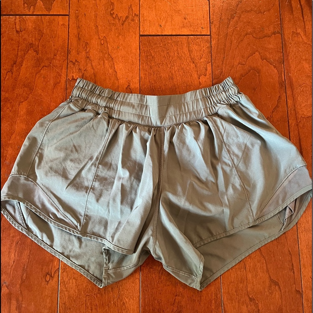 LULULEMON Shorts Size 4